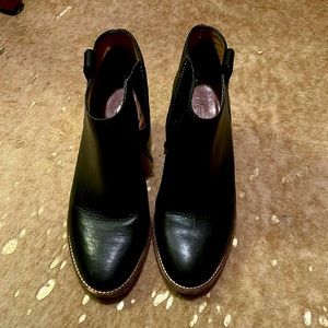 Madewell Black Leather ankle booties size 6